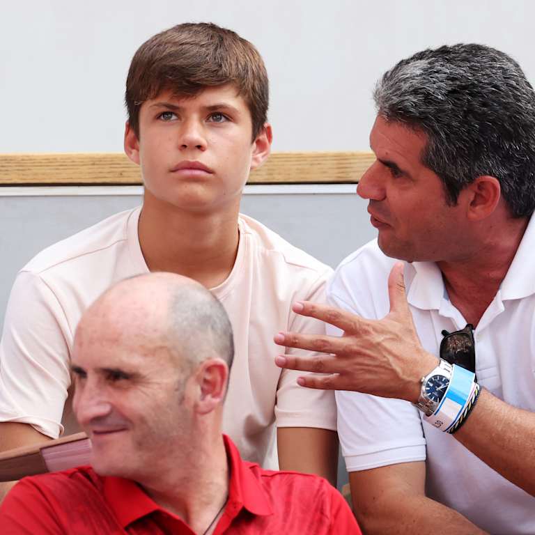 Carlitos’ younger brother Jaime wins tournament